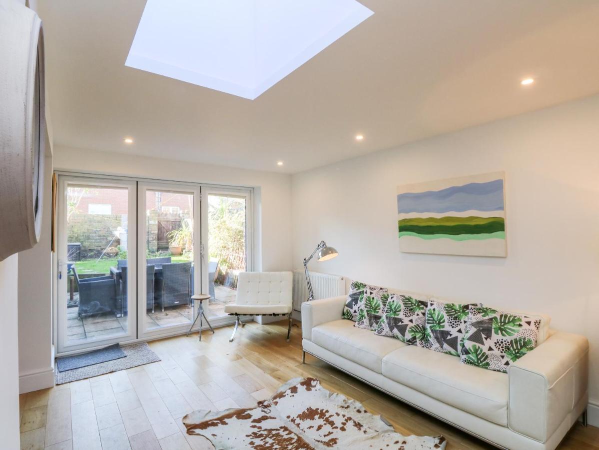 Dovedale Villa ไรด์ ภายนอก รูปภาพ